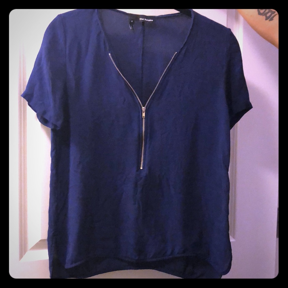 Small silk blouse in navy blue